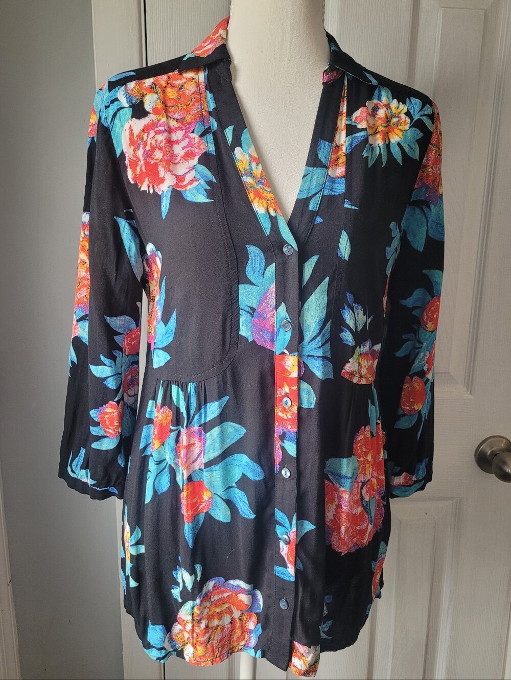 Maeve Anthropologie Woodland Walk Floral Blouse Black Button Front Rayon Size 6